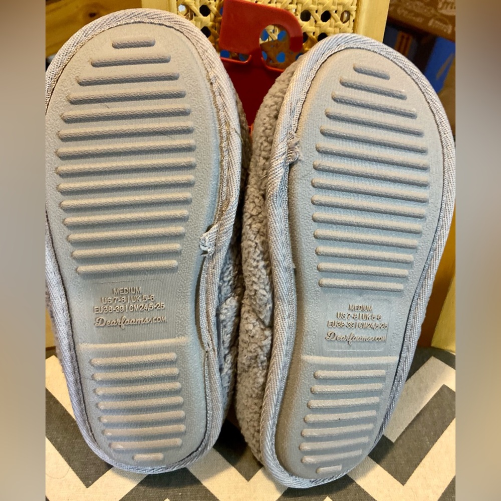 Dearfoams - Picture 2 of 3